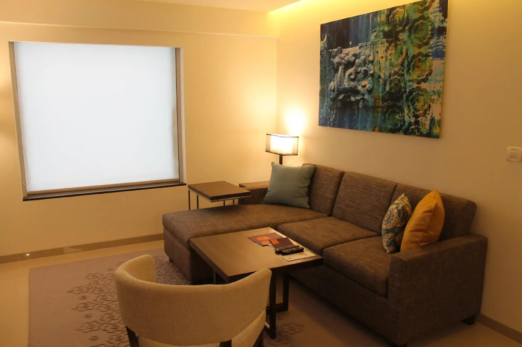 Deluxe Double Suite (full double bed)