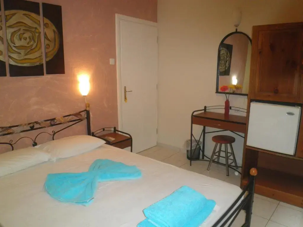 Standard Double room (full double bed)