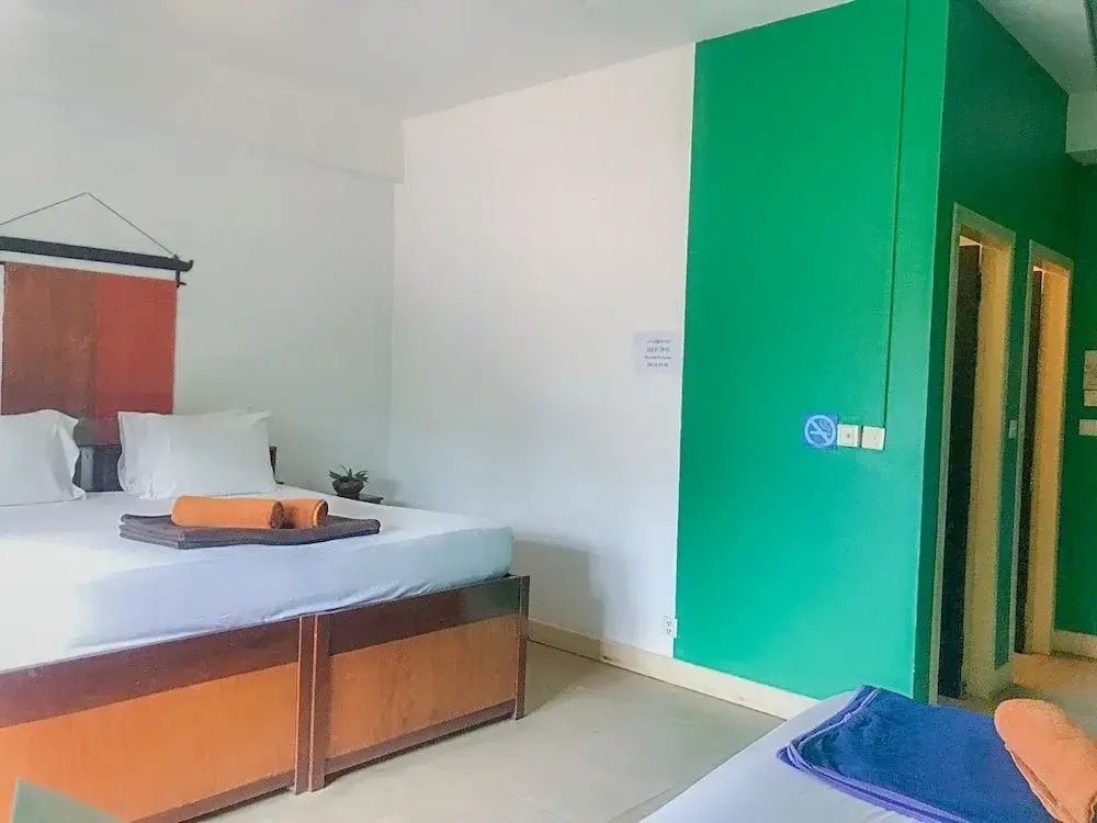 Deluxe Double room (full double bed)