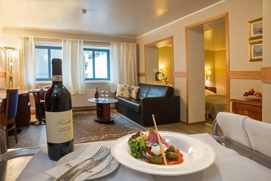 Tino's Hotel - Chambres