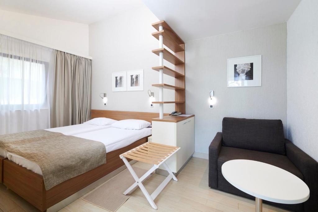 Номер Superior с балконом и seafront в Village Galijot Plava Laguna