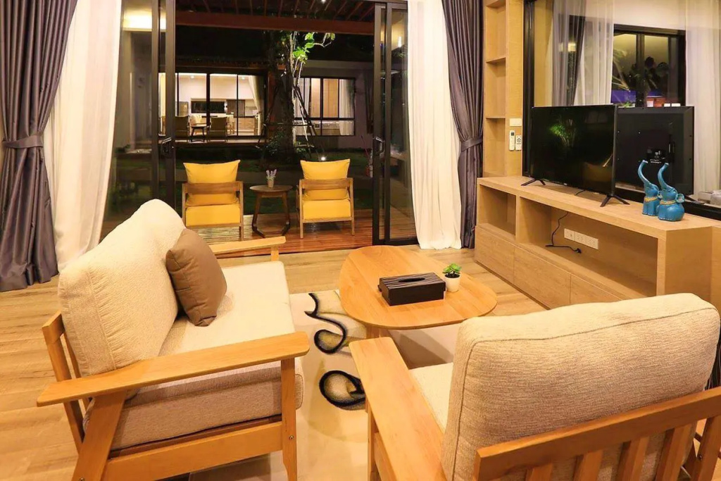 2 Bedrooms Standard Family room