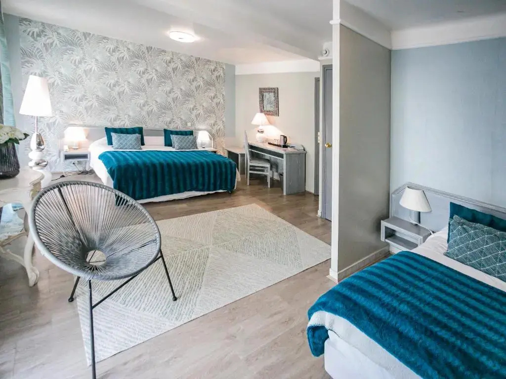 Standard Triple room