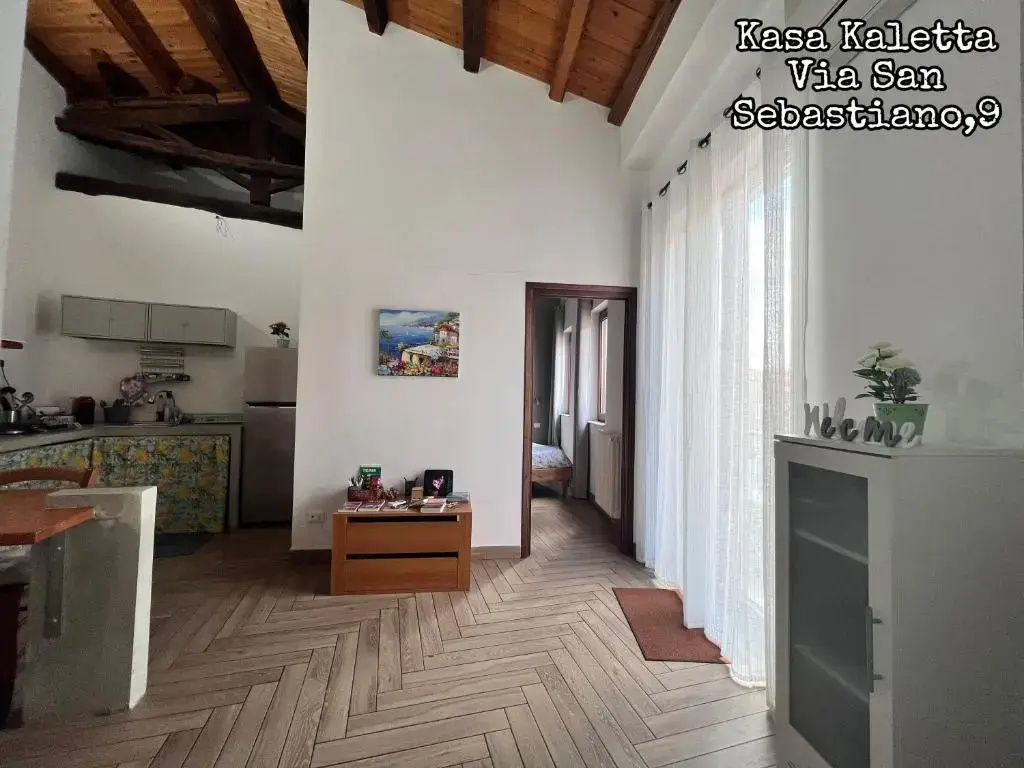 Deluxe Double room with balcony (full double bed)