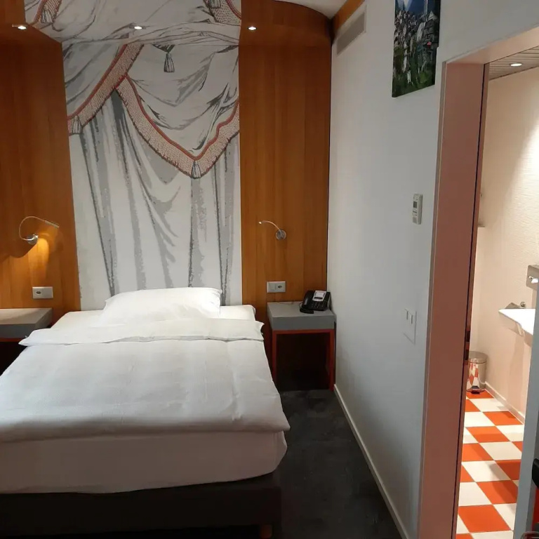 Economy Single room (single bed)