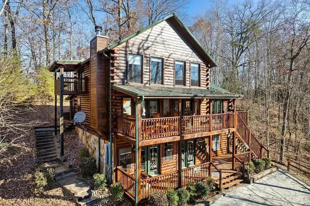 Stunning Cabin w Hot Tub Pool Table Arcades