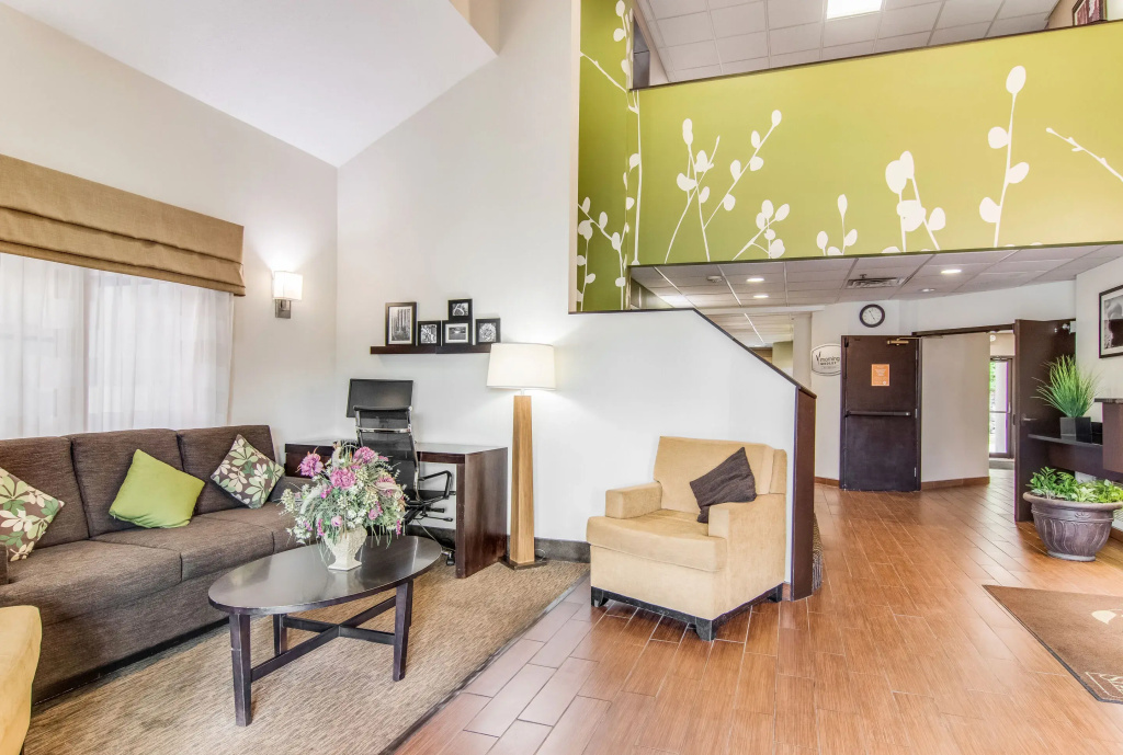 Lobby & Reception