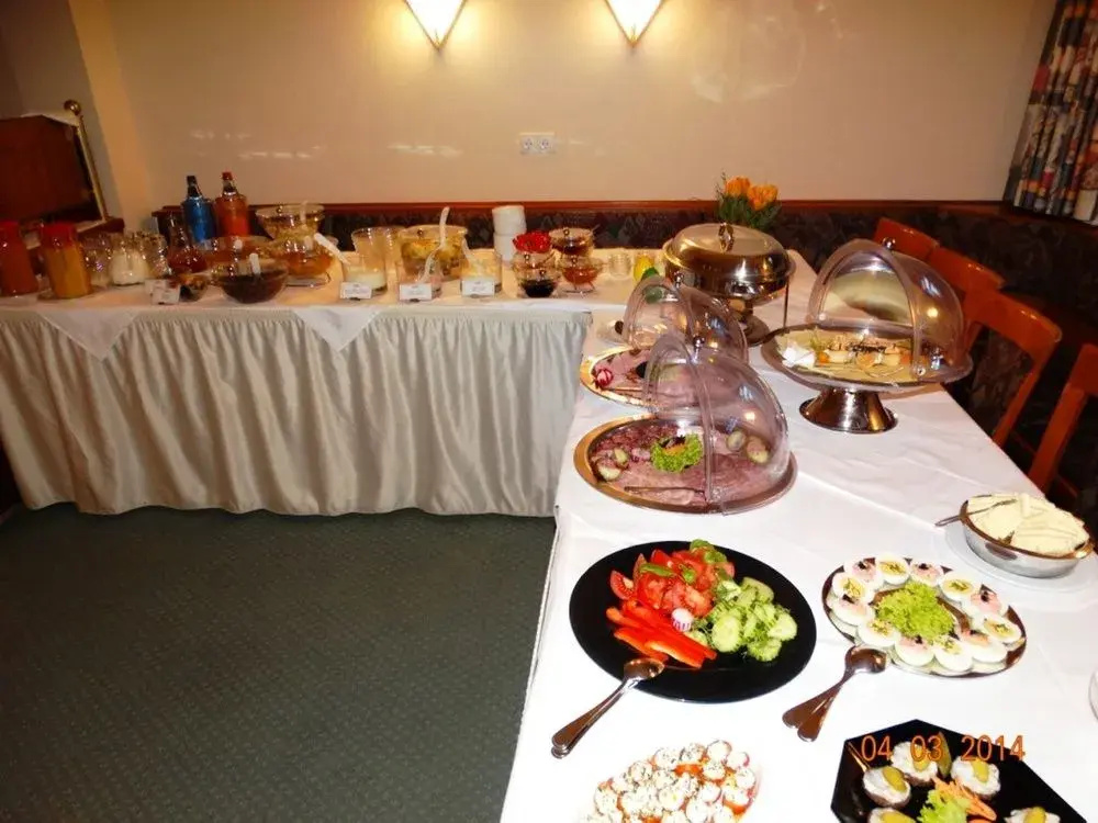 Food & Beverage