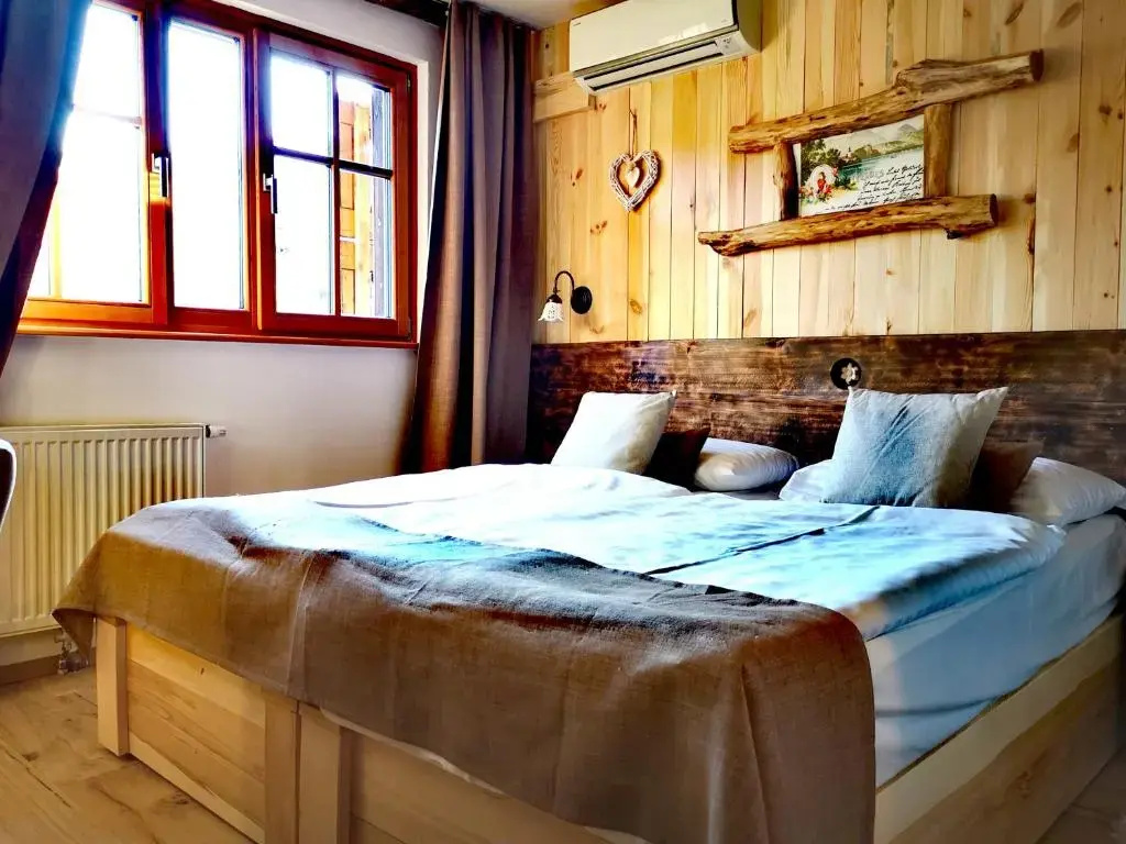 Standard Double room (full double bed)