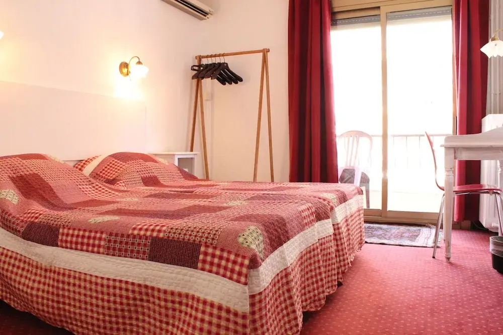 Standard Double room with balcony (full double bed)