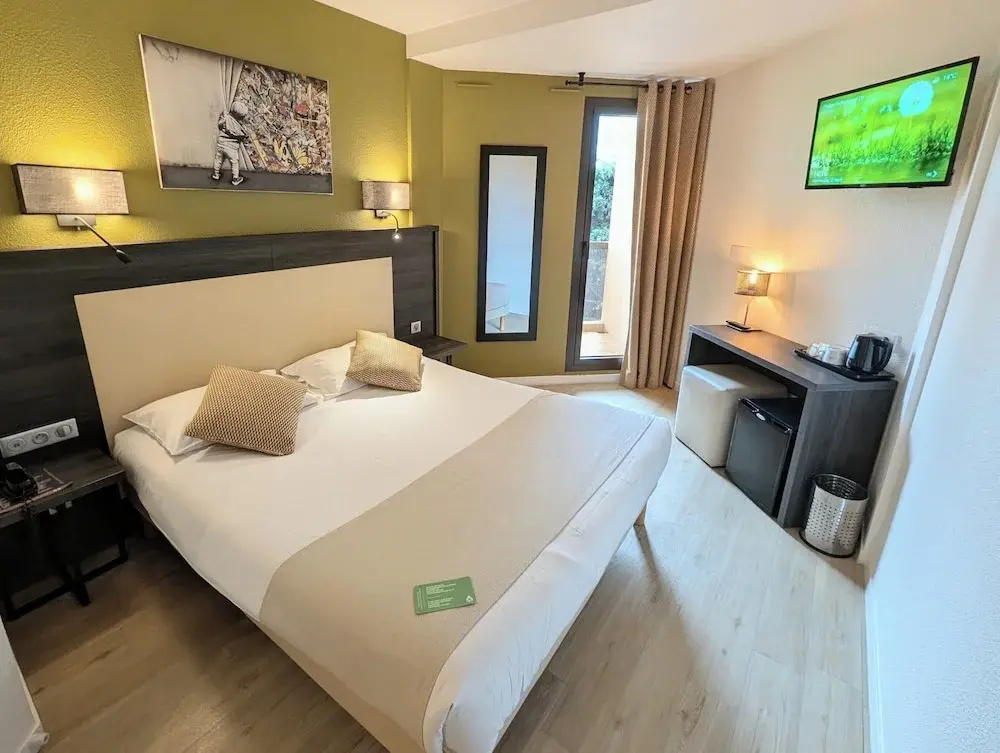 Superior Double room (full double bed)