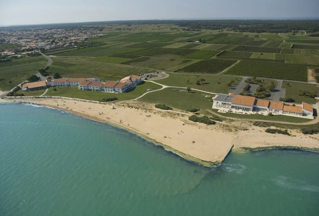 Beach & Waterfront