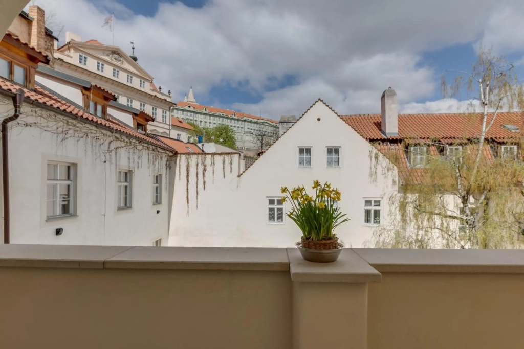 Apartment Thunovská 10