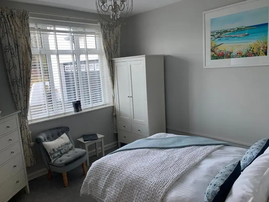 Deluxe Double room (full double bed)