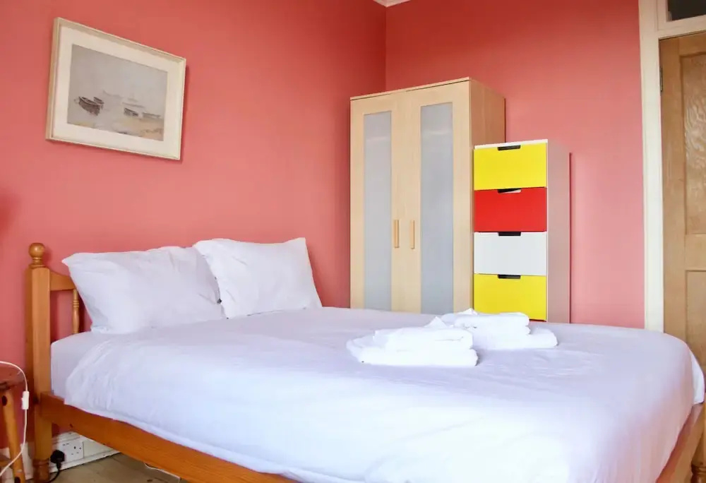 2 Bedroom Flat By The Water Of Leith