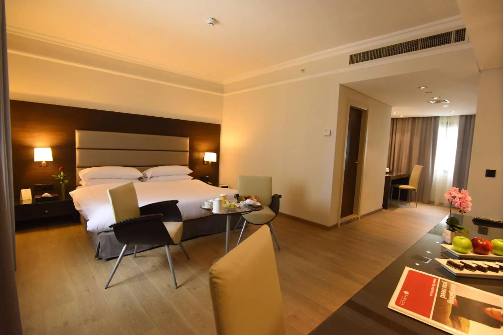 Double Suite (full double bed)