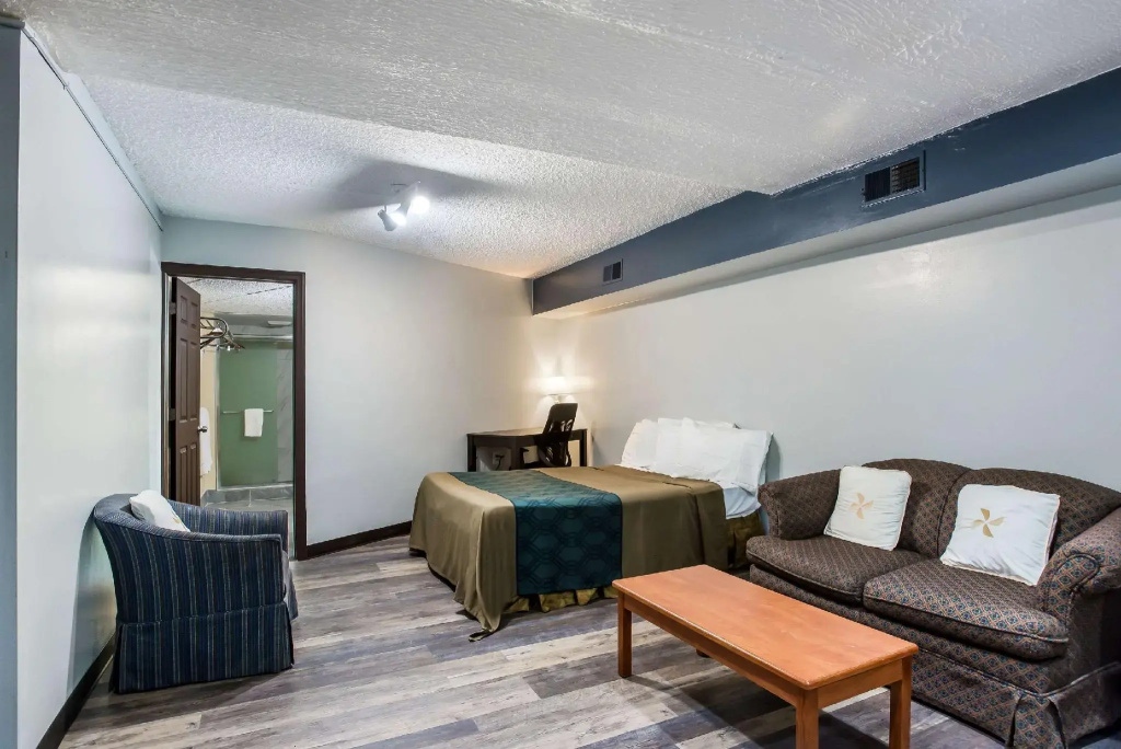 Double Suite (full double bed)