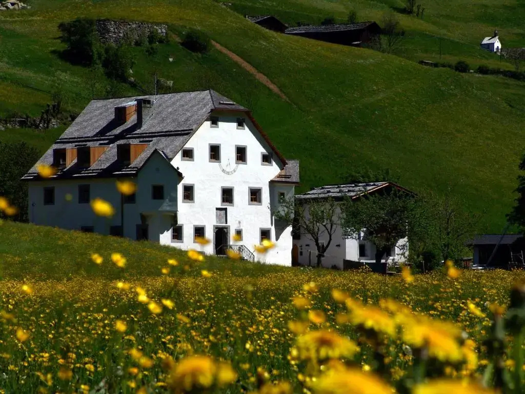 Apartment with mountain view