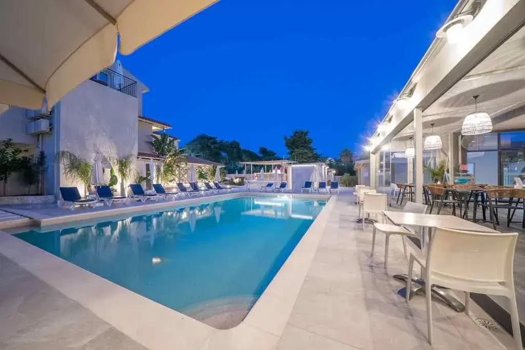 Makris Yialos Apartments, ,
