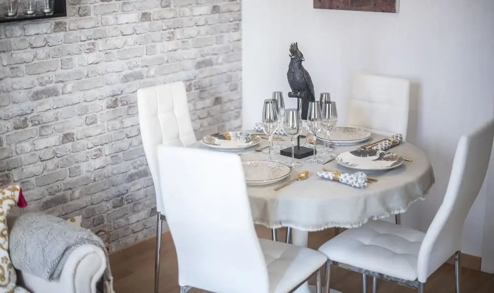 Abat Apartment TVL 62