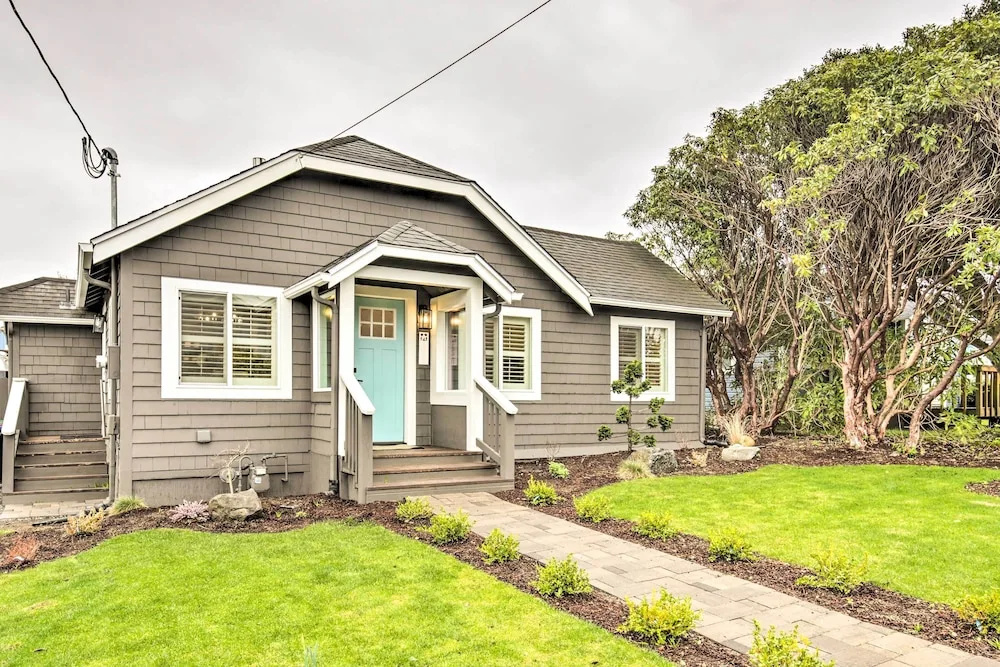 Chic Lincoln City Retreat on Oregon Coast
