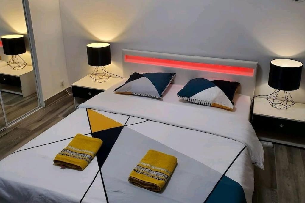 AOG PRESTIGE LeLovelyHome au Centre ville avec SPA JACUZZI et SAUNA proche gare et parking gratuit