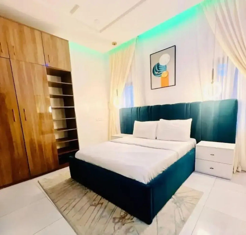 L'Rina Apartments
