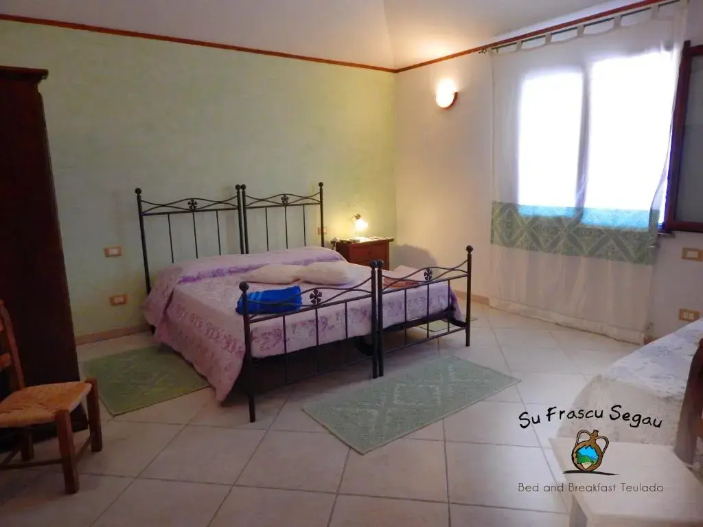 Standard Double room with garden view (full double bed)