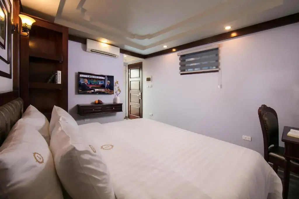 Madelise Central Grand Hotel — 1