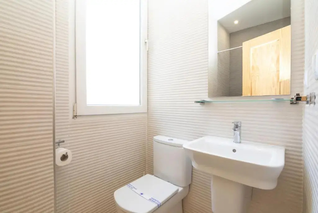 Deluxe Double room with sea view (full double bed)