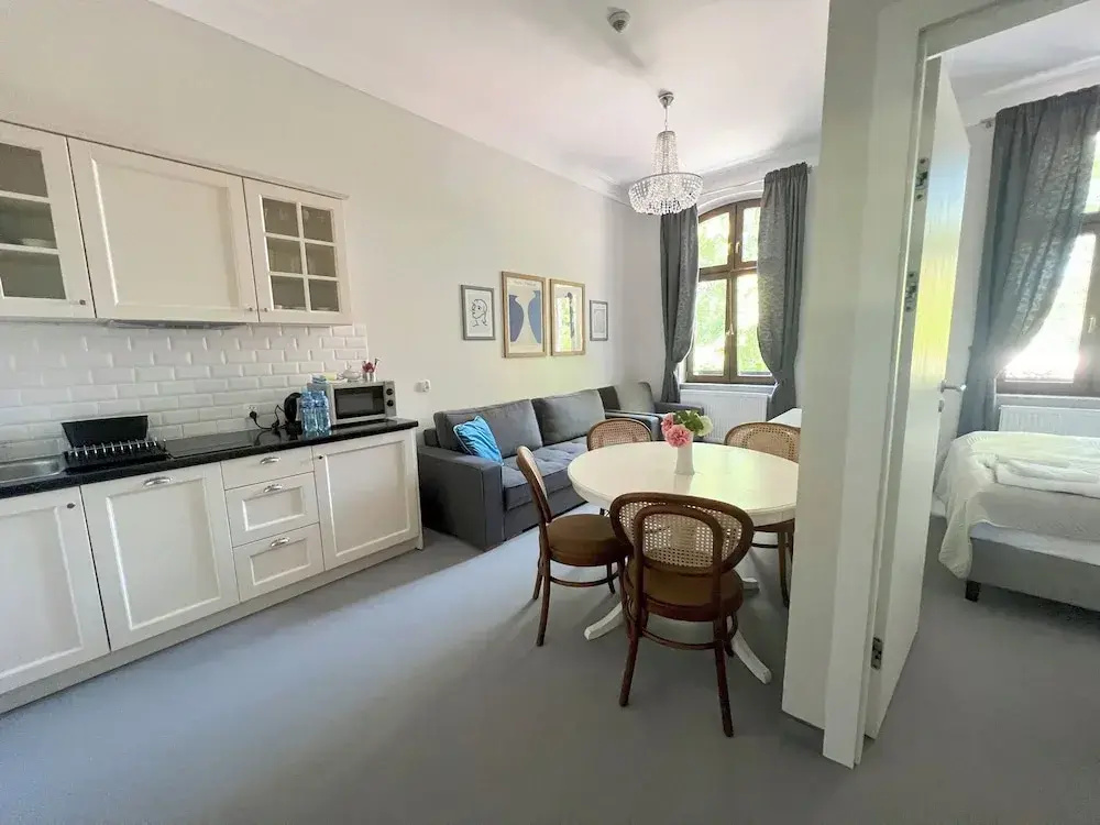 2 Bedrooms Apartment