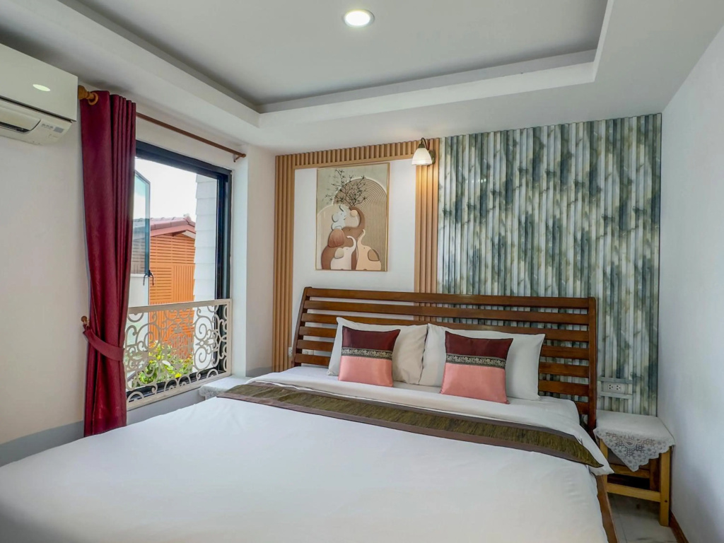 Gusto House — 2