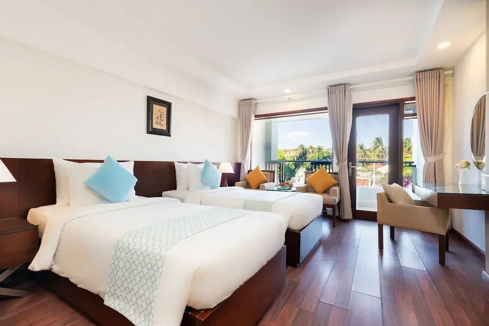 Hoang Ngoc Beach Resort — 3