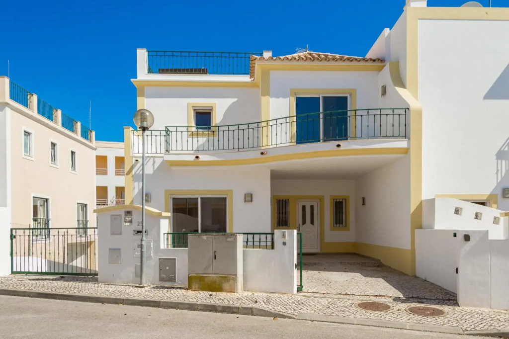 Villa Linda, Alto da Ria