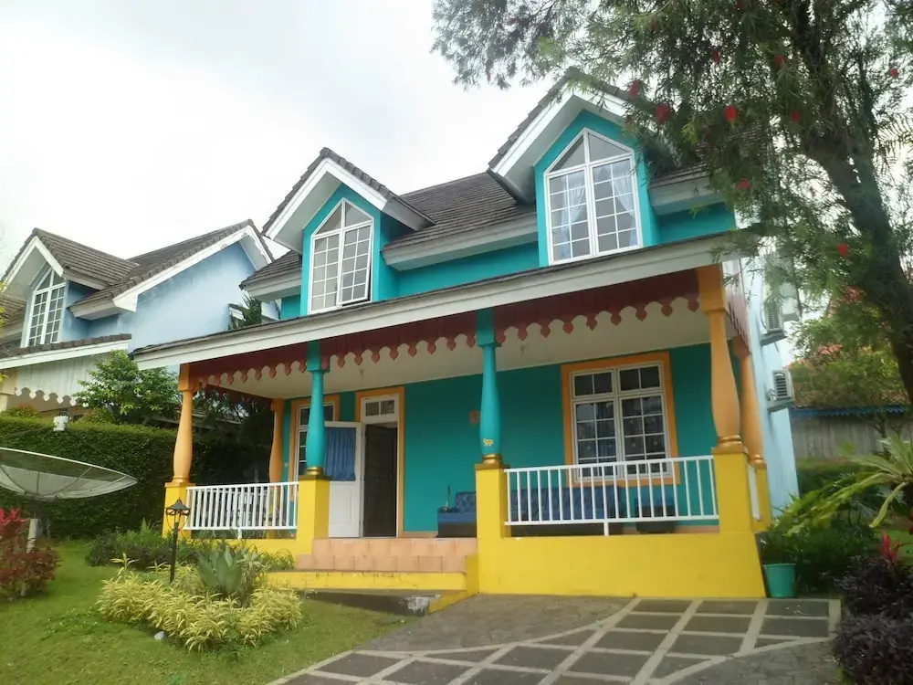 Villa Kota Bunga Violet