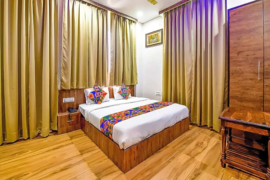 Deluxe Double room (full double bed)