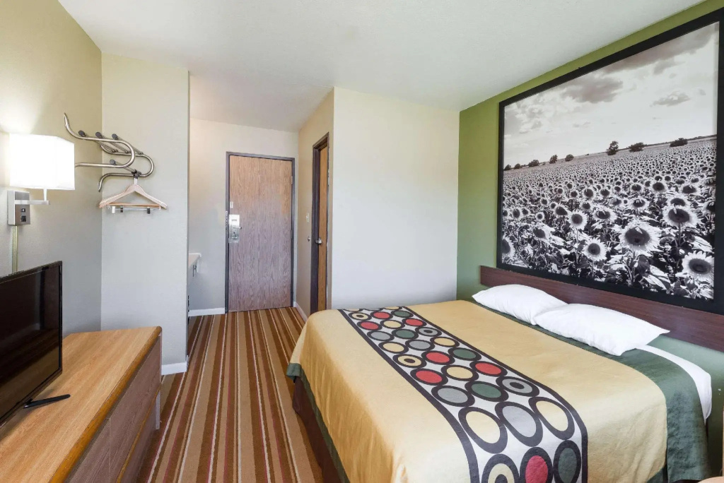 Standard Double room (full double bed)