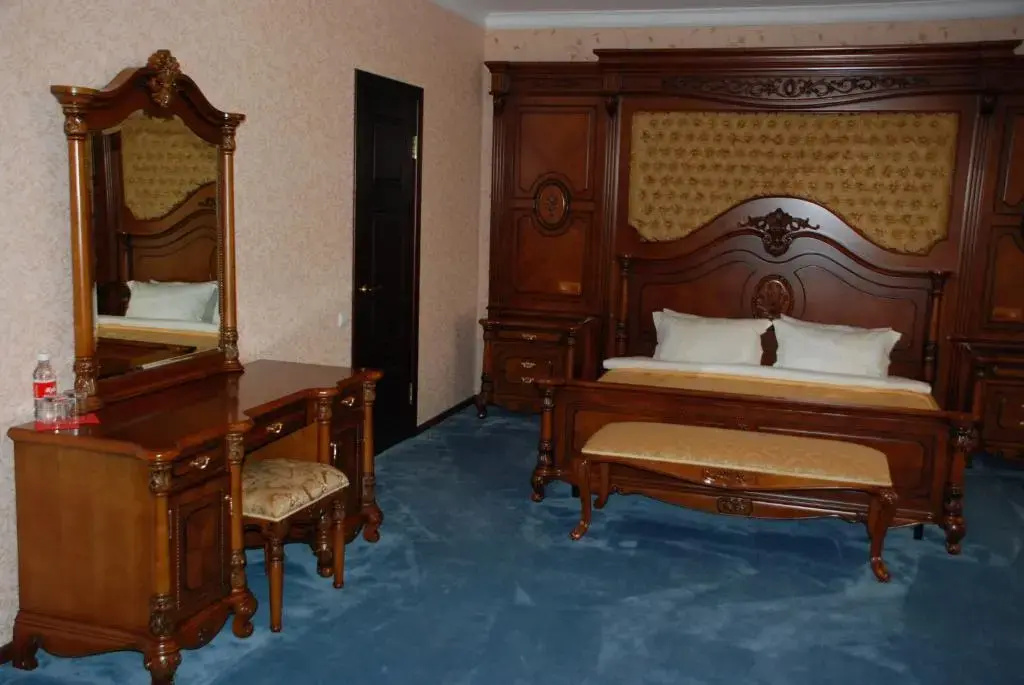 Lobby & Reception