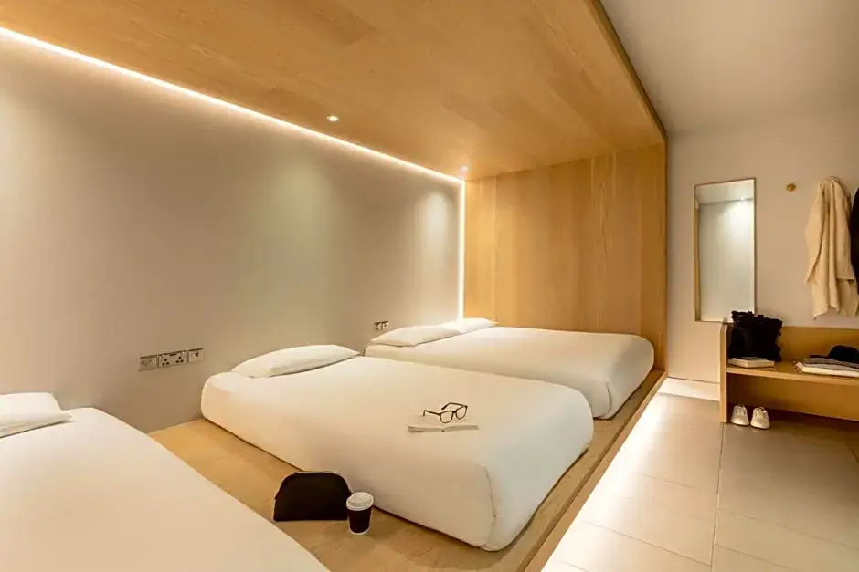 Zedwell Piccadilly Circus Hotel - Tap to explore photos