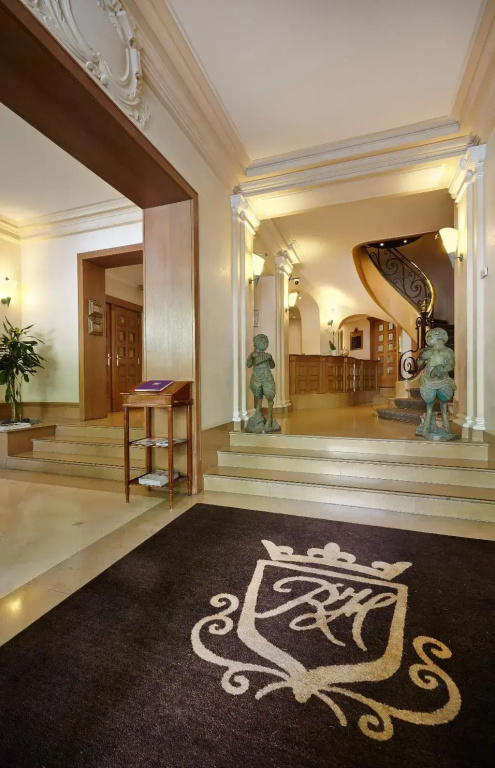 Royal Hotel Paris Champs Elysées - Général