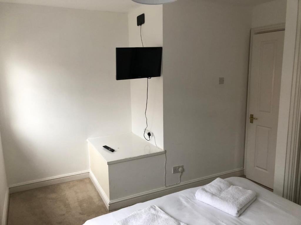 House number 12 sleeps up to 5 with Smart TVs in every room