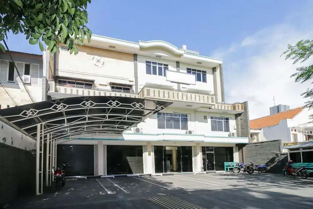 Airy Regol Moh Toha 199 Bandung
