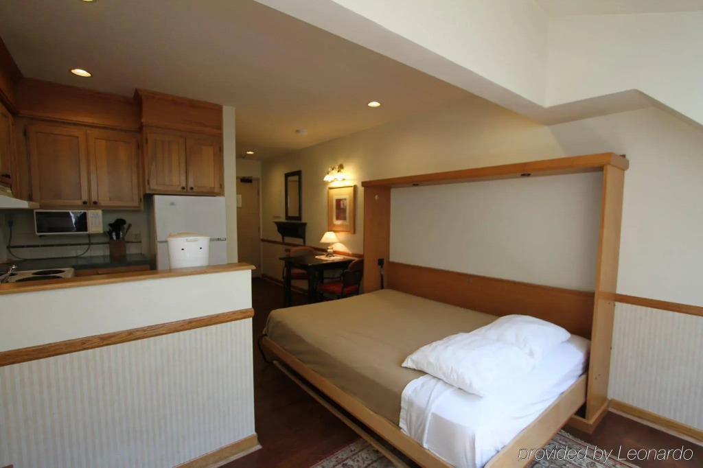 Clock Tower Resort - фото 2