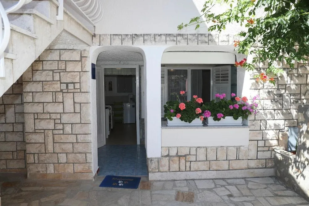 Apartments Knezovic