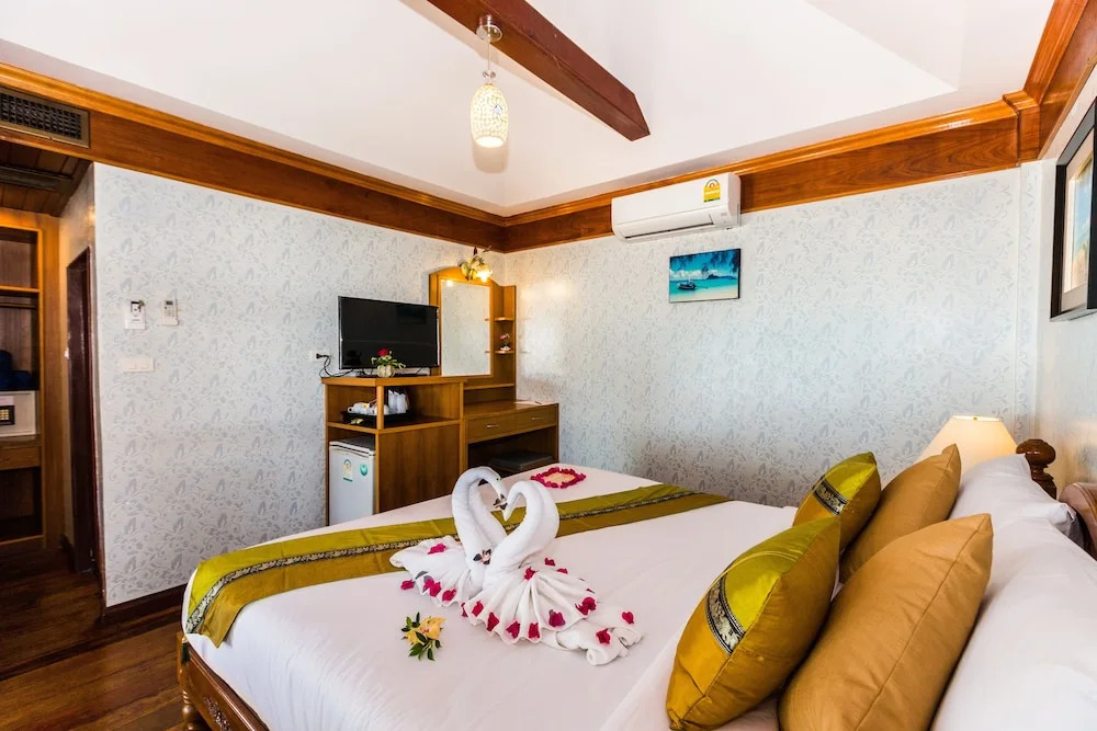 Бунгало рядом с пляжем в Lamai Coconut Beach Resort