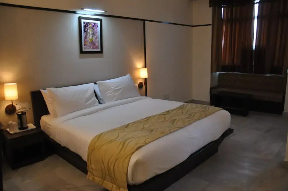 Номер Deluxe с видом на город в Hotel Krishna Sagar NH24