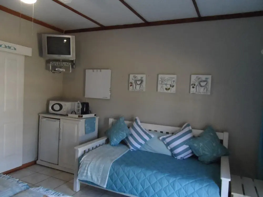 Tripple Room 3 Singlesking Single Cherry Lane Self Catering and BB