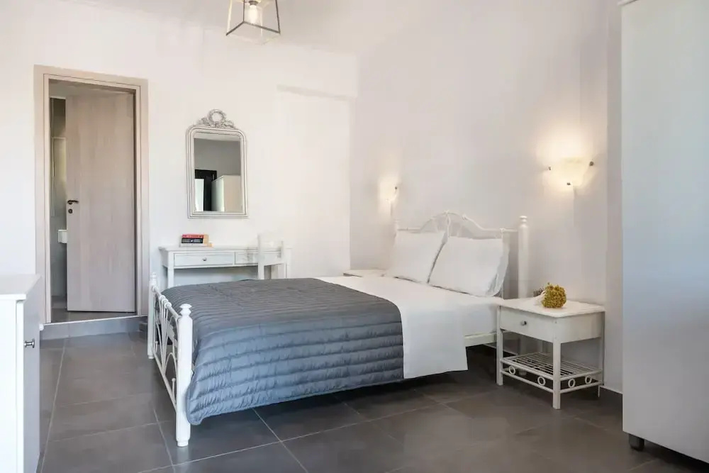 2 Bedrooms Standard Family room with balcony
