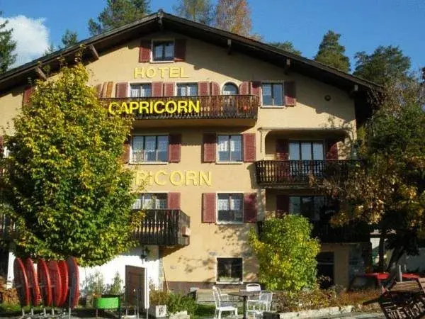 Backpacker Deluxe Hotel Capricorn