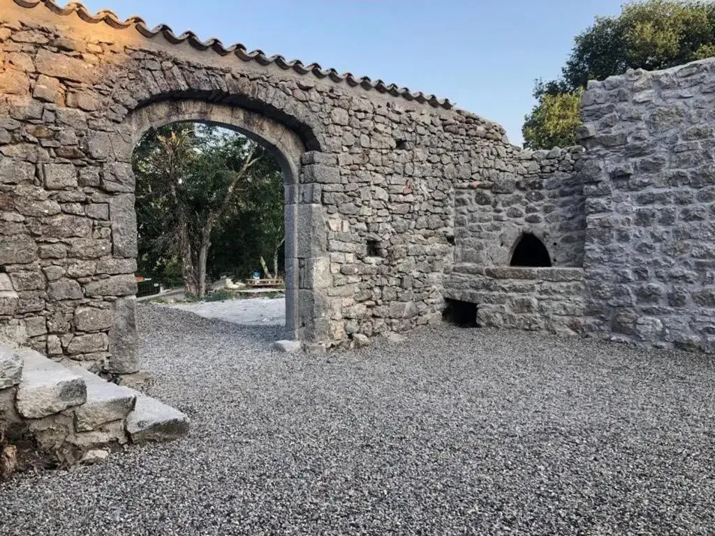 Maison Saint-Alban-Auriolles, 5 Pieces, 8 Personnes - Fr-1-382-139